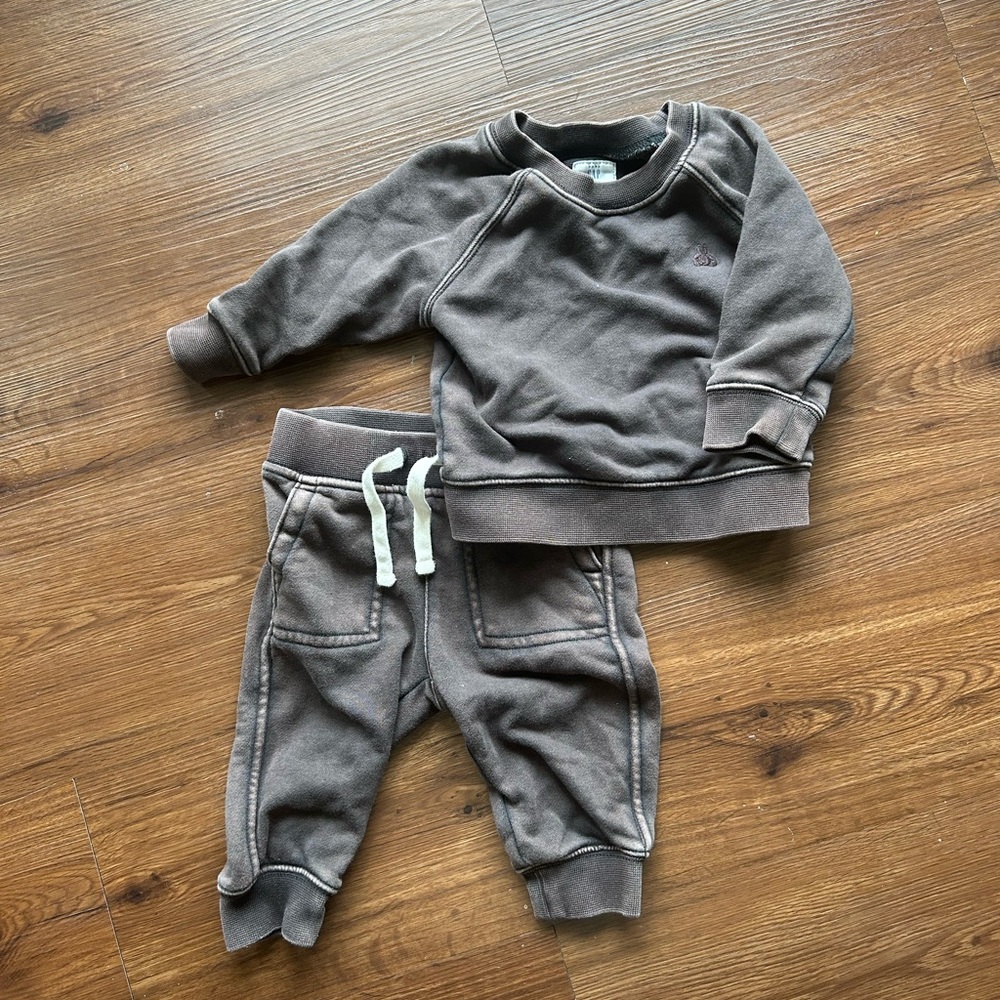 **6-12mo SWEAT/JOGGER SET**